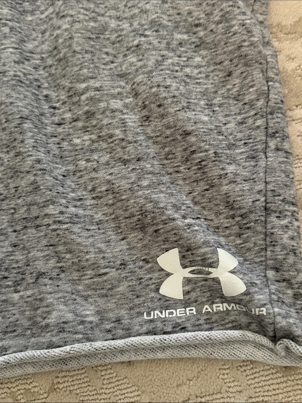 Under Armour men’s large terry sweat short - Picture 2 of 5